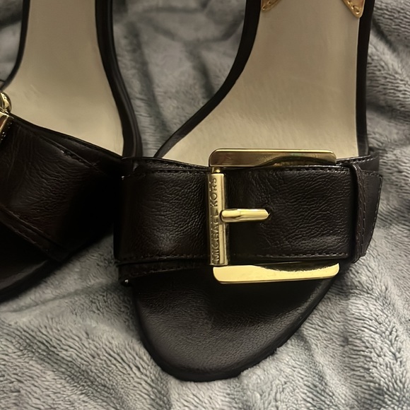 Brown heels - Picture 2 of 9